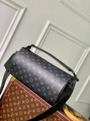 Сумка Louis Vuitton Soft Polochon medium