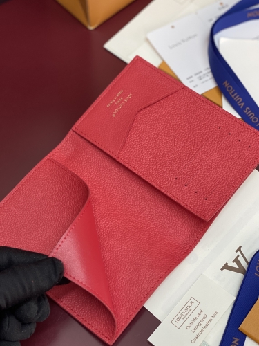 Обложка для паспорта Louis Vuitton red