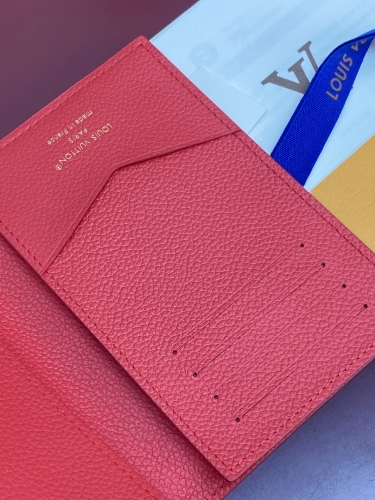 Обложка для паспорта Louis Vuitton red