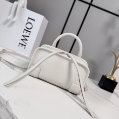 Сумка Loewe Amazona mini белая