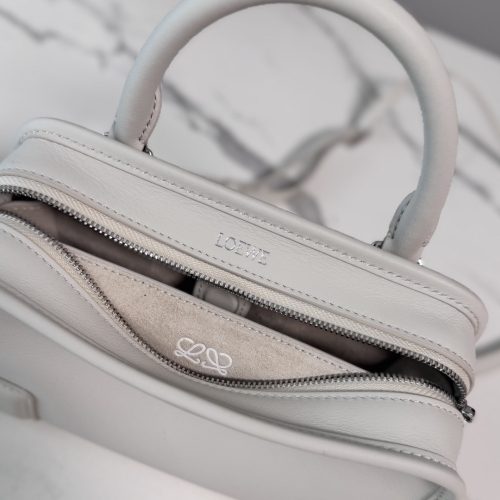 Сумка Loewe Amazona mini белая