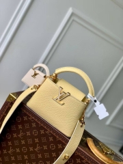 Сумка Louis Vuitton Capucines Cutie mini