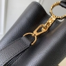 Сумка Louis Vuitton Capucines East West mini