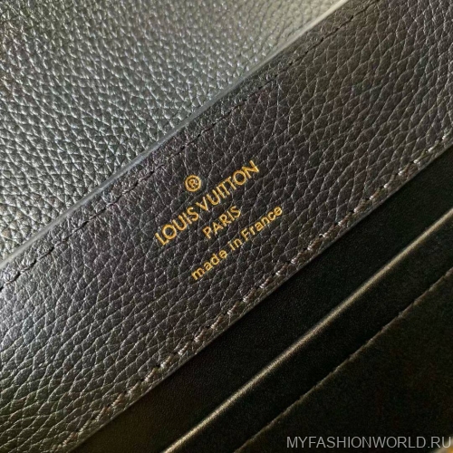 Сумка Louis Vuitton Capucines East West mini