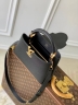 Сумка Louis Vuitton Capucines East West small