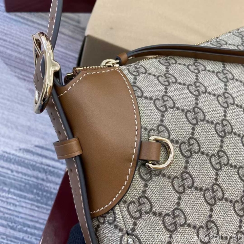 Средняя сумка на плечо GG Emblem