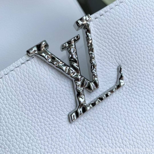 Сумка Louis Vuitton Capucines East West mini