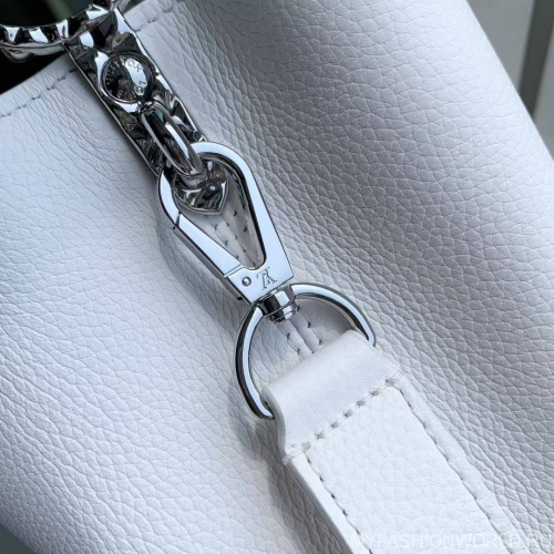 Сумка Louis Vuitton Capucines East West mini