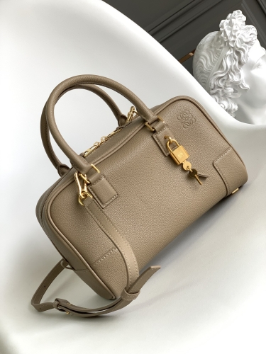 Сумка Loewe Amazona 23 кэмел