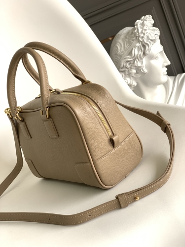 Сумка Loewe Amazona 23 кэмел