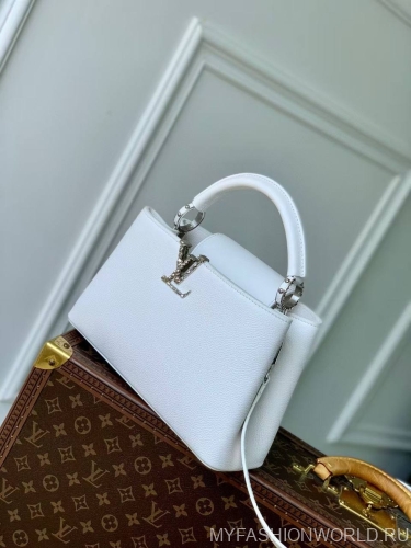 Сумка Louis Vuitton Capucines East West small