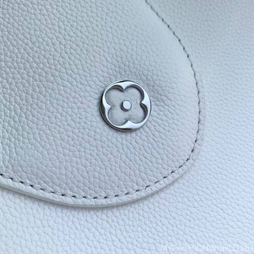 Сумка Louis Vuitton Capucines East West small