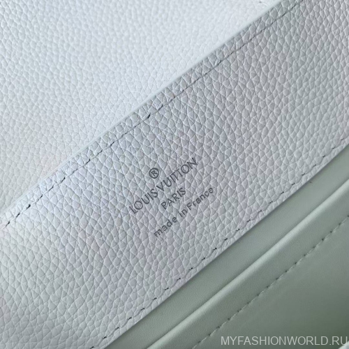 Сумка Louis Vuitton Capucines East West medium