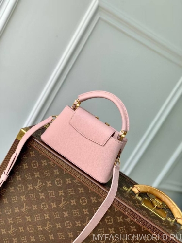 Сумка Louis Vuitton Capucines East West mini