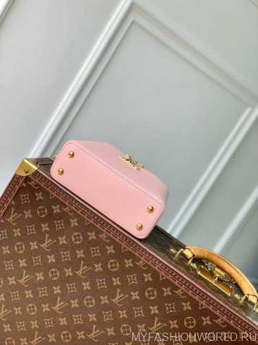 Сумка Louis Vuitton Capucines East West mini