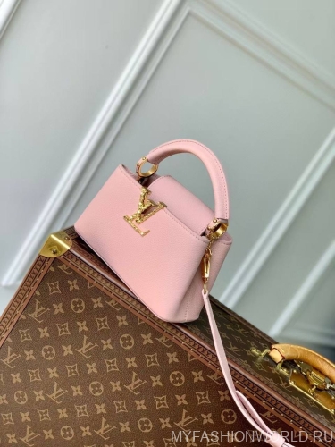 Сумка Louis Vuitton Capucines East West mini