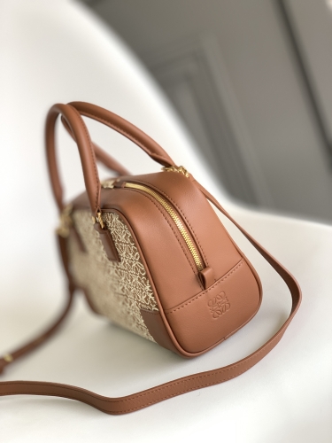 Сумка Loewe Amazona 23 с узором