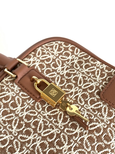 Сумка Loewe Amazona 23 с узором
