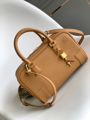 Сумка Loewe Amazona