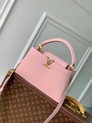 Сумка Louis Vuitton Capucines East West meduim