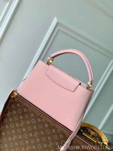 Сумка Louis Vuitton Capucines East West meduim