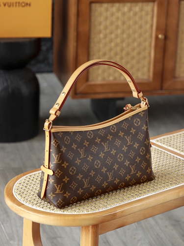 Сумка Louis Vuitton CarryAll East West