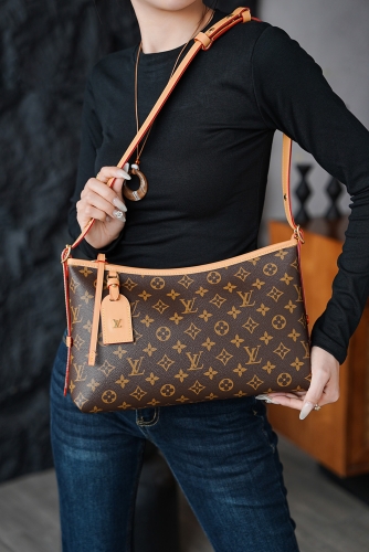Сумка Louis Vuitton CarryAll East West