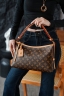 Сумка Louis Vuitton CarryAll East West