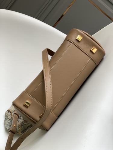 Сумка Loewe Amazona 23 коричневая