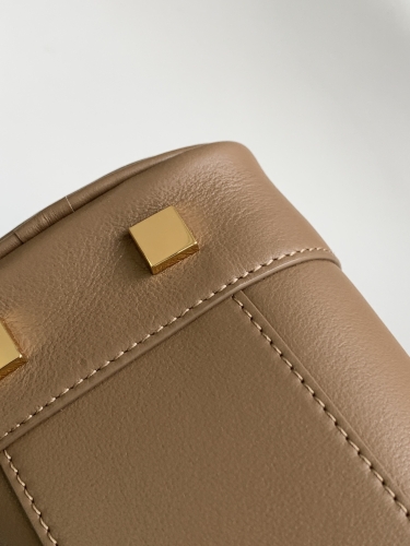 Сумка Loewe Amazona 23 коричневая