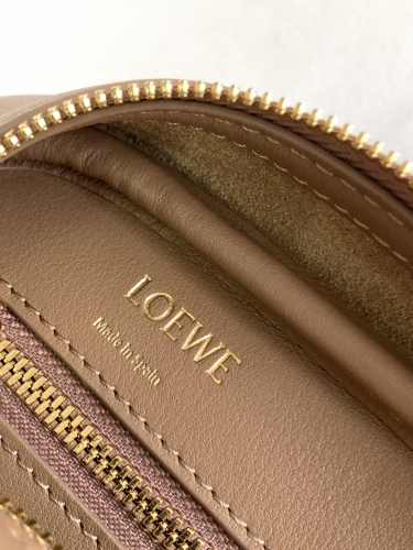 Сумка Loewe Amazona 23 коричневая