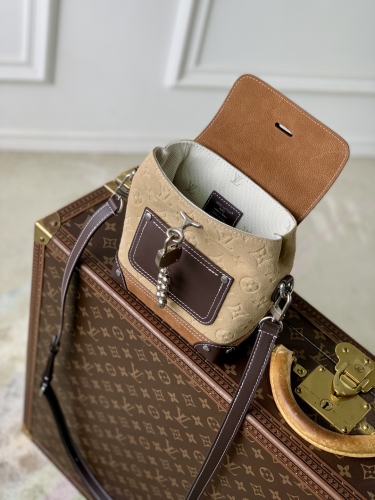 Сумка через плечо Louis Vuitton Steamer 15