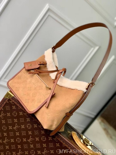 Сумка Louis Vuitton CarryAll PM