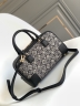 Сумка Loewe Amazona 23 черная с узором