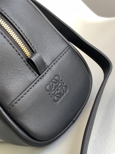Сумка Loewe Amazona 23 черная с узором