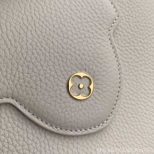 Сумка Louis Vuitton Capucines Jewelily medium
