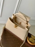 Сумка Louis Vuitton Capucines Jewelily medium