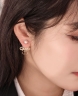 Серьги Dior c жемчужным бантом и CD-подвеской