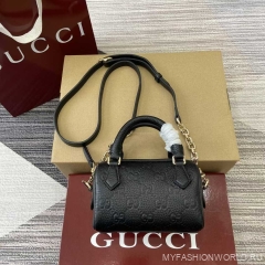 Супермини-сумка GG Emblem