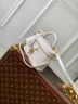 Сумка Louis Vuitton Ostrich White Pearl