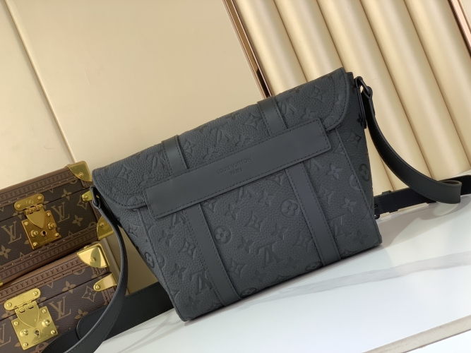 Сумка Louis Vuitton Christopher Messenger