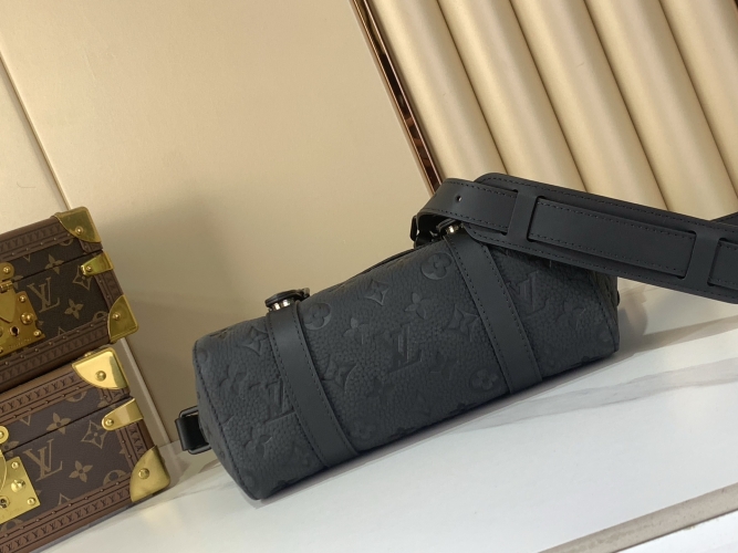 Сумка Louis Vuitton Christopher Messenger