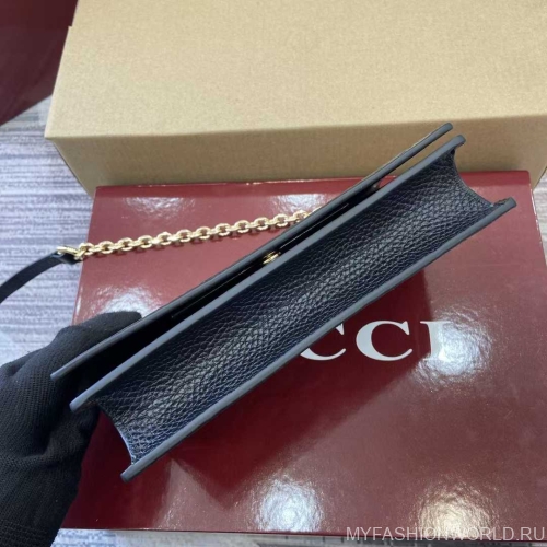 Супермини-сумка через плечо GG Emblem