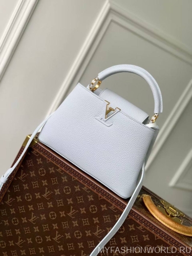 Сумка Louis Vuitton Capucines BB