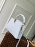 Сумка Louis Vuitton Capucines BB