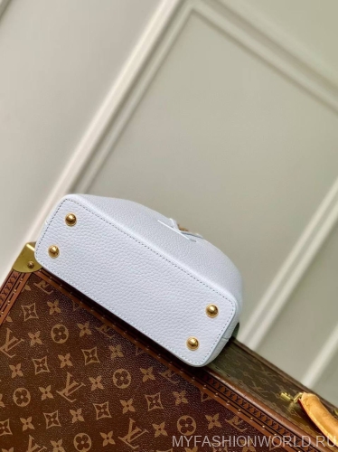 Сумка Louis Vuitton Capucines BB