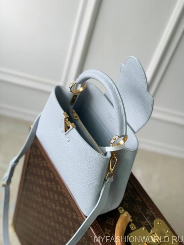 Сумка Louis Vuitton Capucines BB