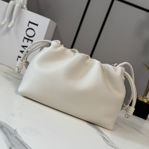 Сумка Loewe Puzzle Flamenco purse white