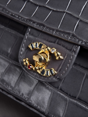 Сумка Chanel Chain Bag with Crocodile Pattern and Gold Double C Clasp