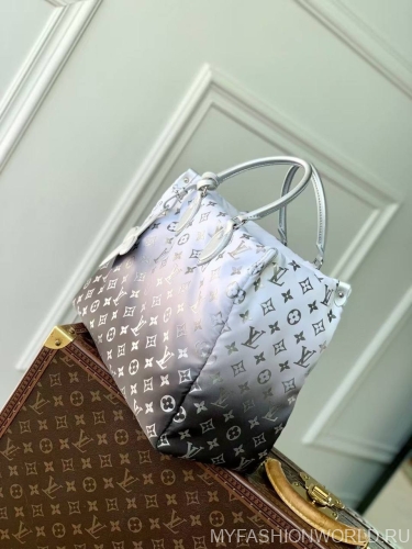 Сумка Louis Vuitton OnTheGo Snow M